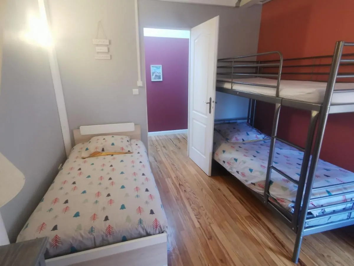 Perreux Cottage Treve Raisin צרפת